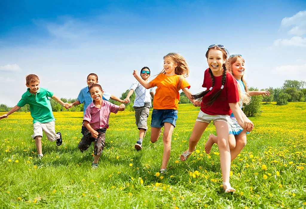 Traditional Garden Games to Play With Your Children This Summer